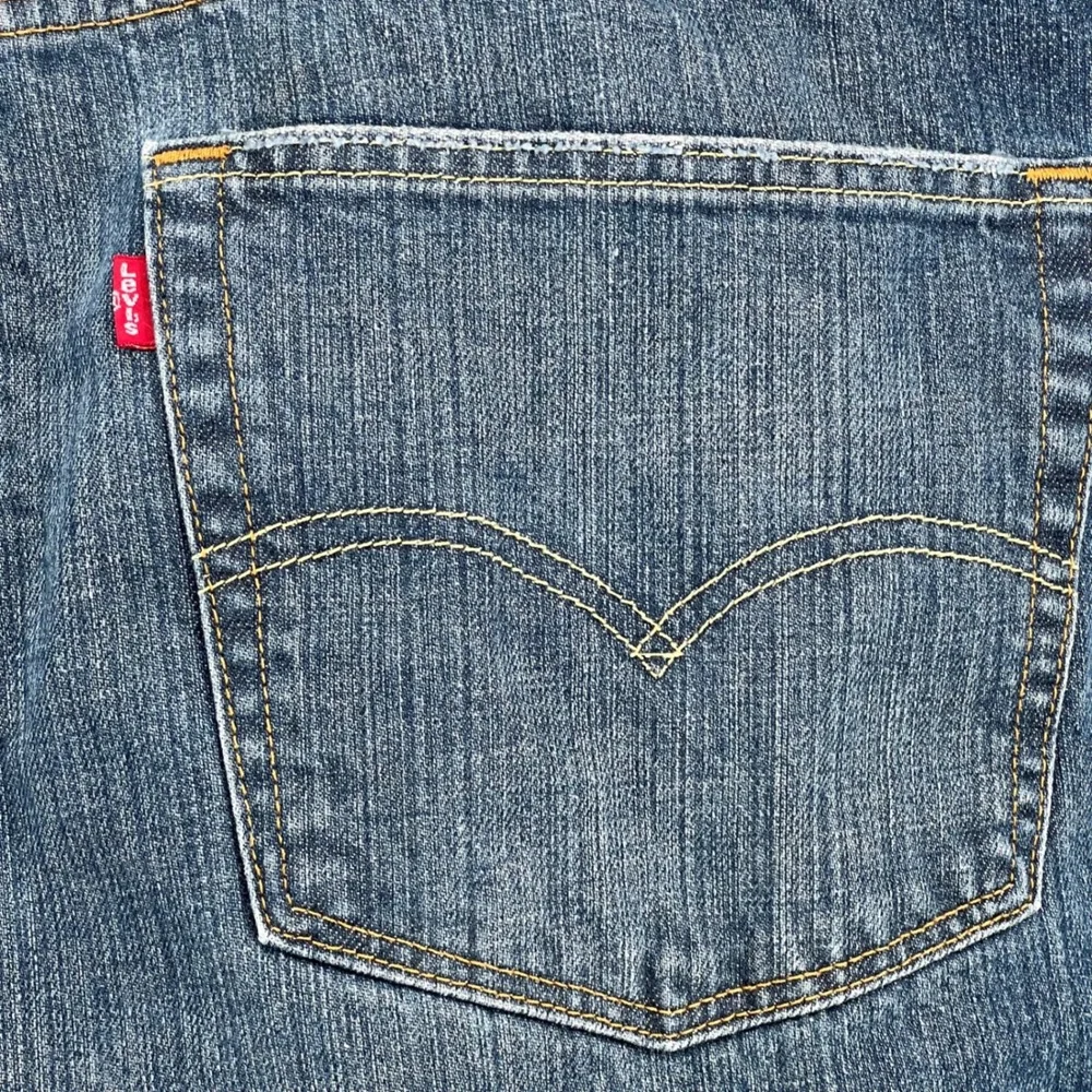 Levis 550 Relaxed Fit Mens Blue Denim Jeans 54x29 Medium Wash 01550-2765